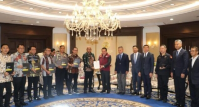 PM Thailand Beri Penghargaan Polri yang Tangkap Buron Chaowalit